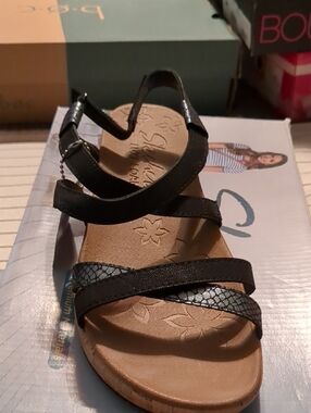 Skechers Black and Tan Strappy Sandals